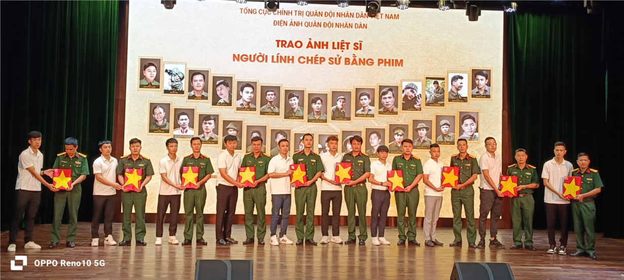 Teamlee, những bức di ảnh và những cuộc đoàn tụ đặc biệt (27/07/2024)